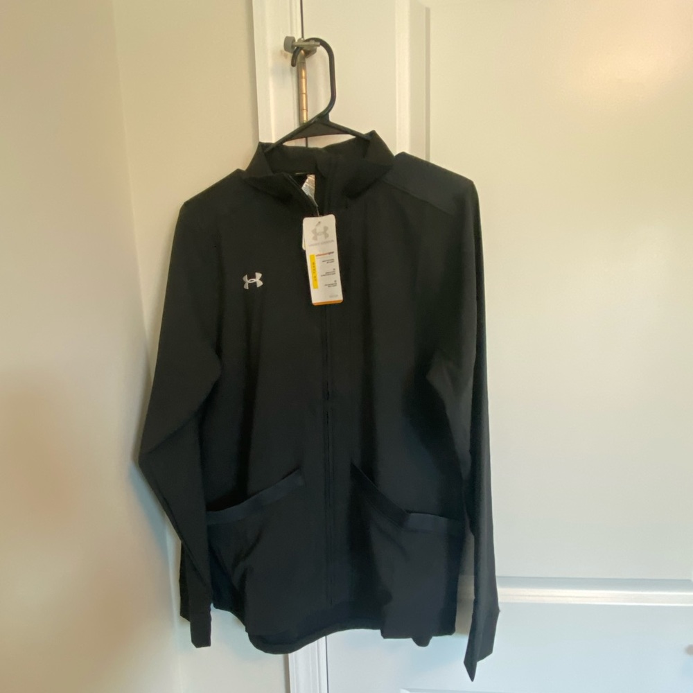 Under Armour light jacket - loose fit